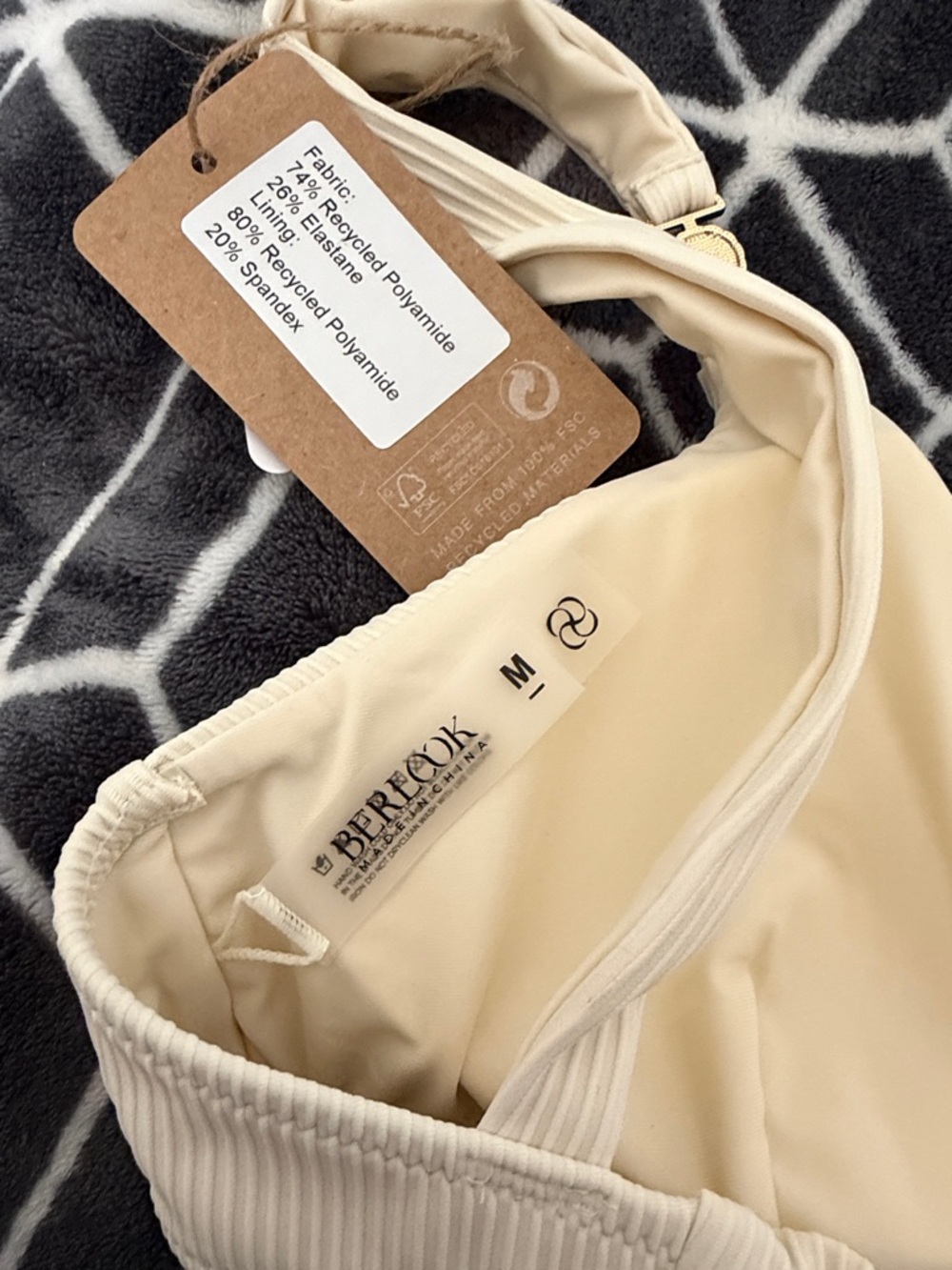 BERLOOK Off White Gold Shell Bikini - Picture 7 of 15